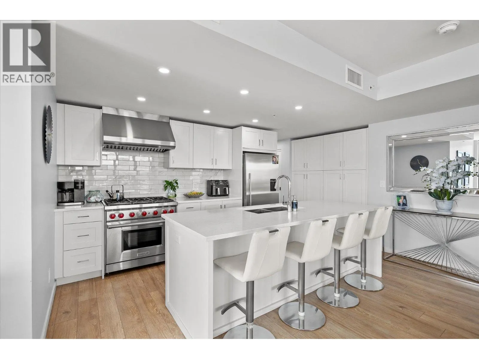 485 Groves Avenue Unit# 902 Lot# 902