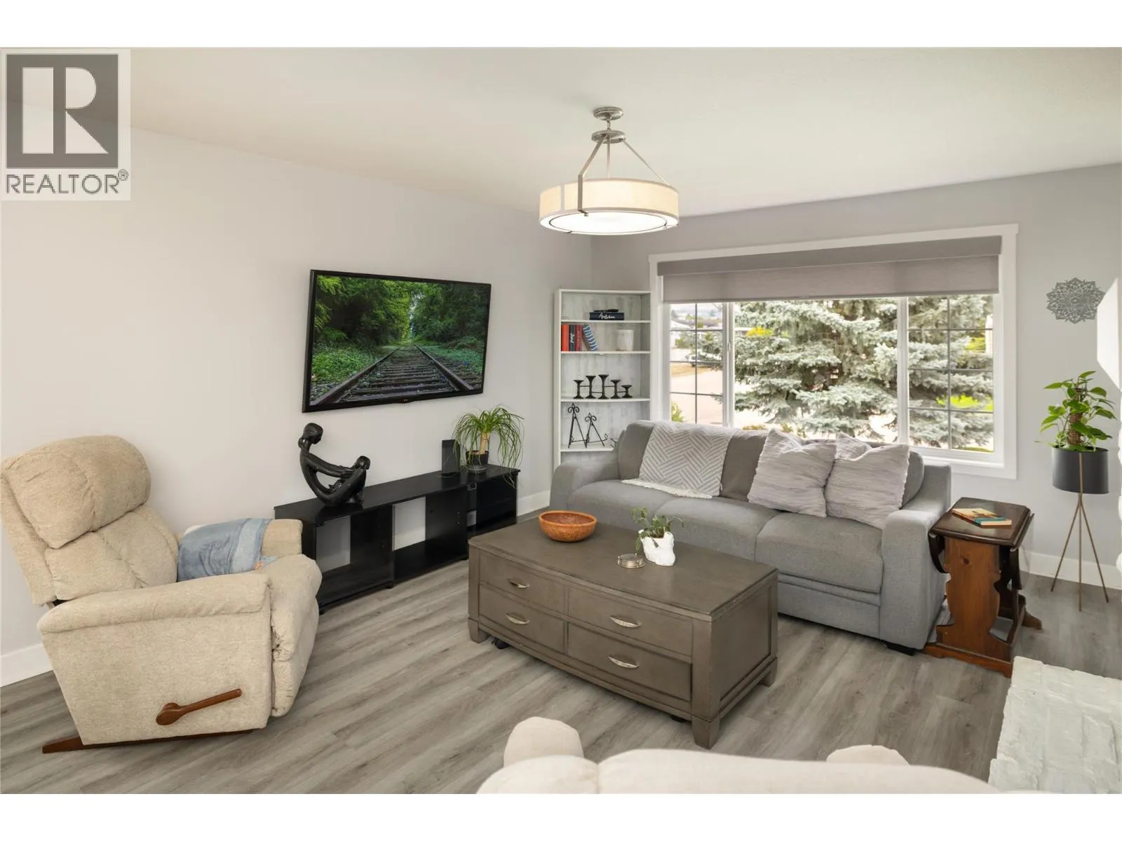 764 MAYFAIR Court
