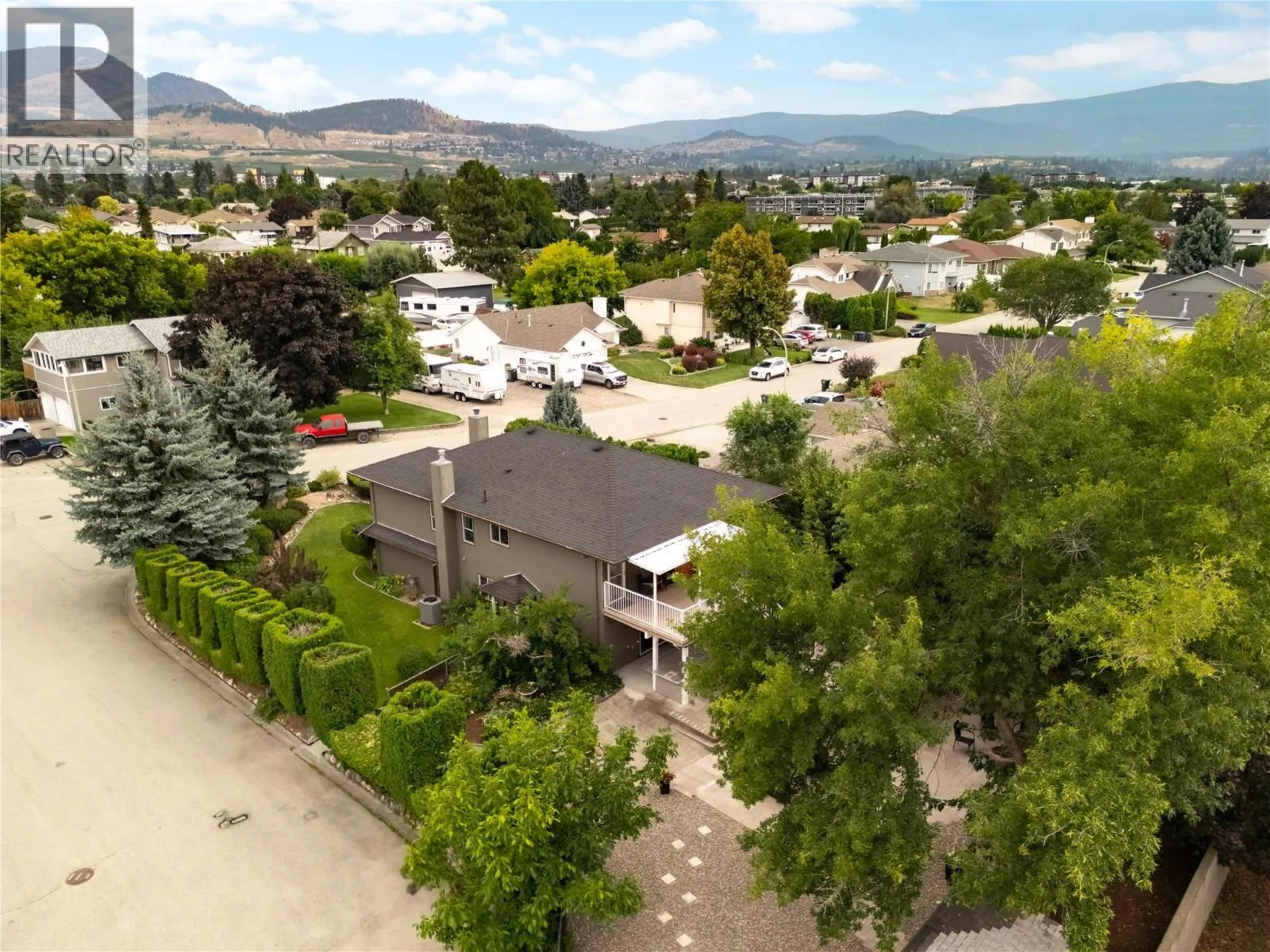 764 MAYFAIR Court