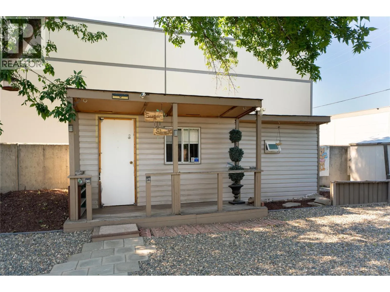 764 MAYFAIR Court