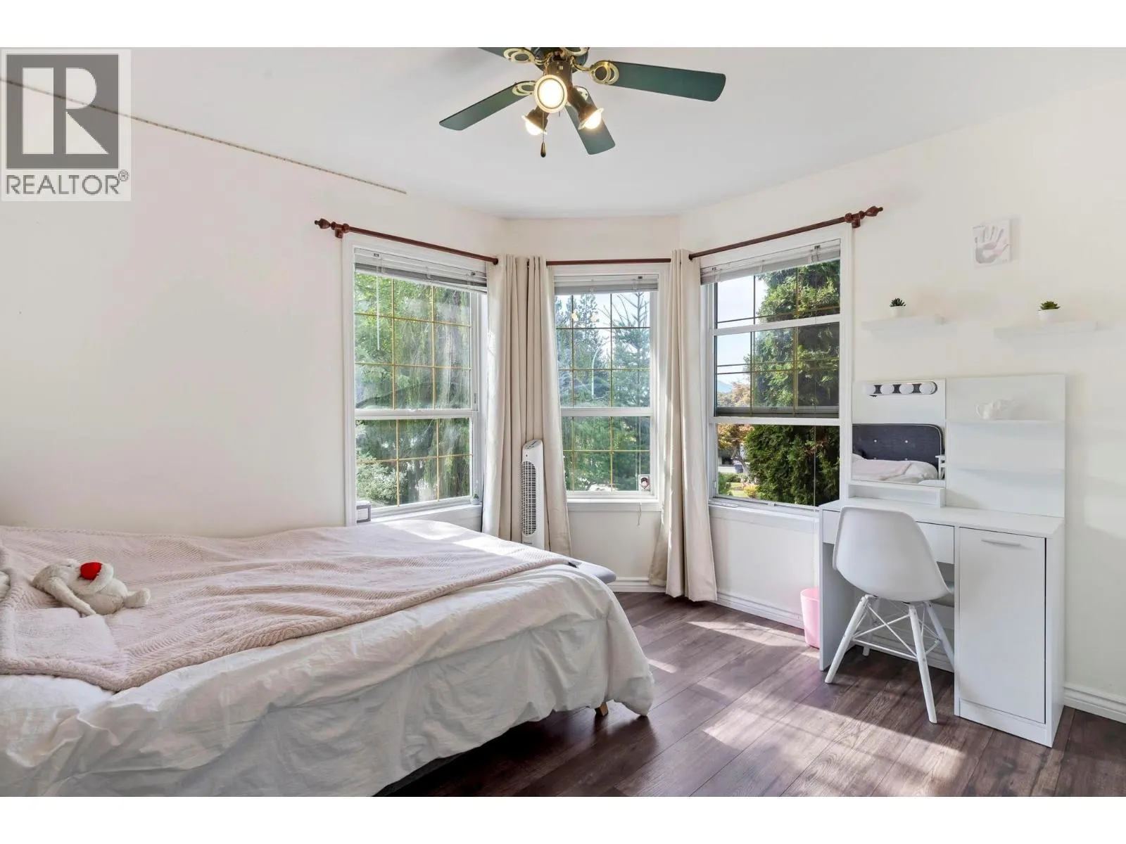 2098 Sunview Drive