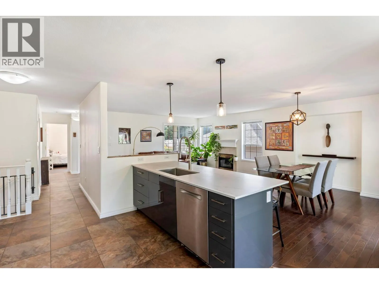2098 Sunview Drive