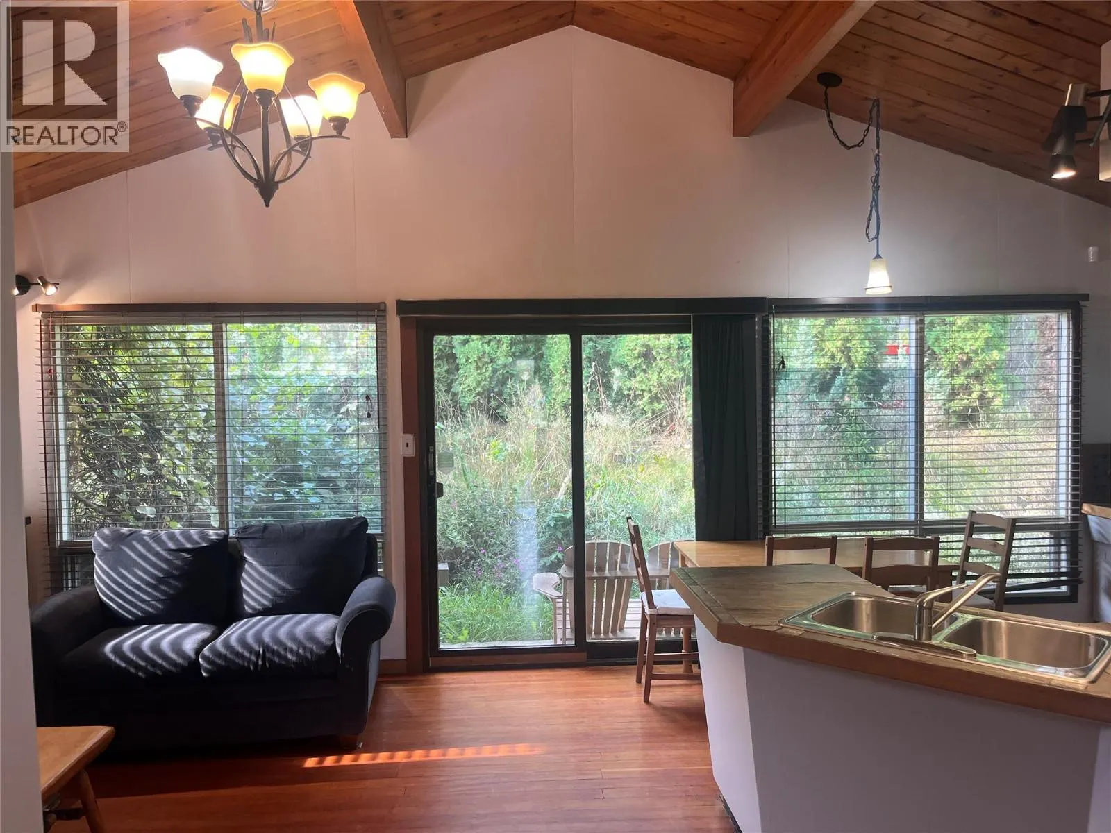 328 RIVER Lane