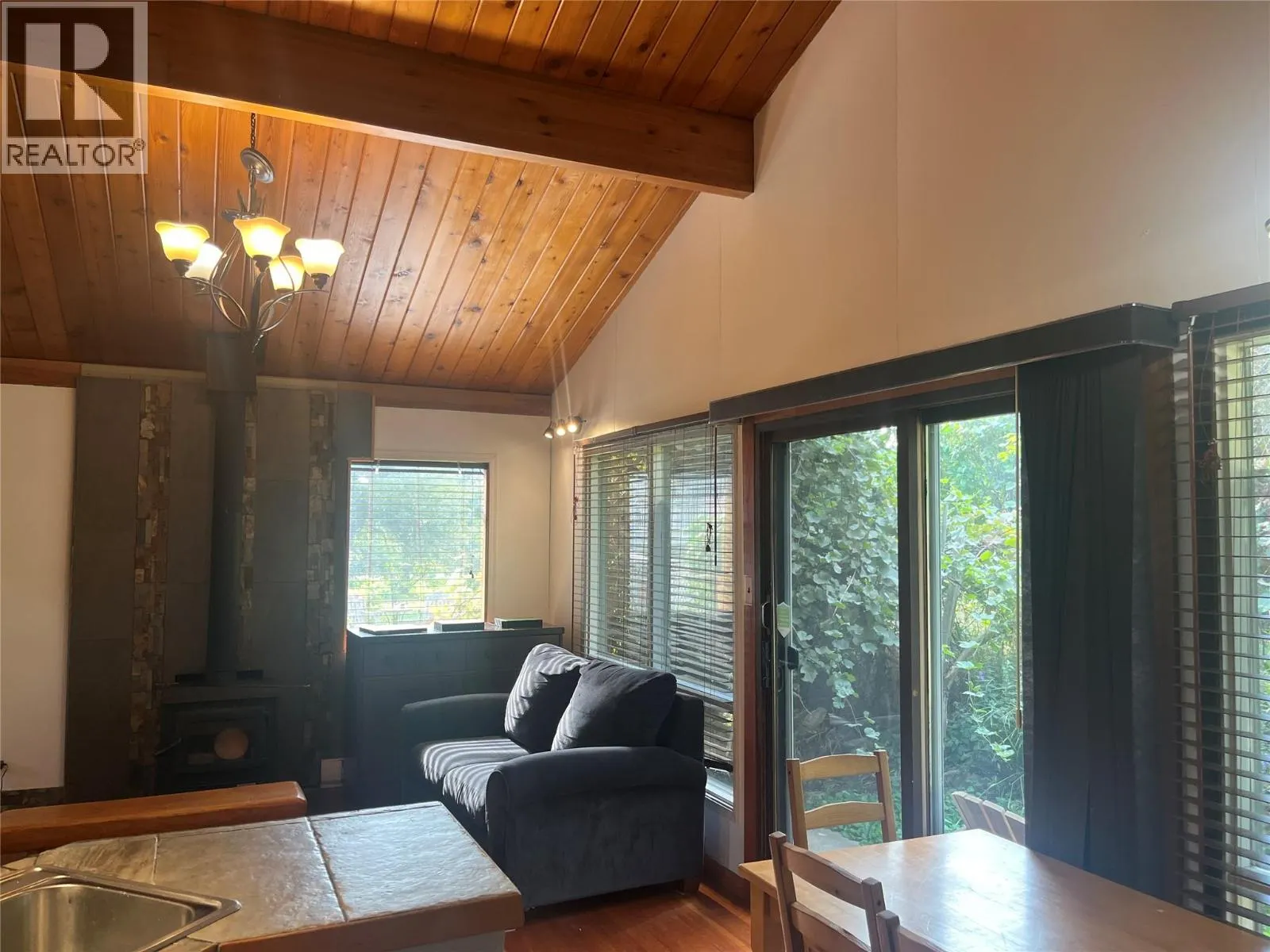 328 RIVER Lane