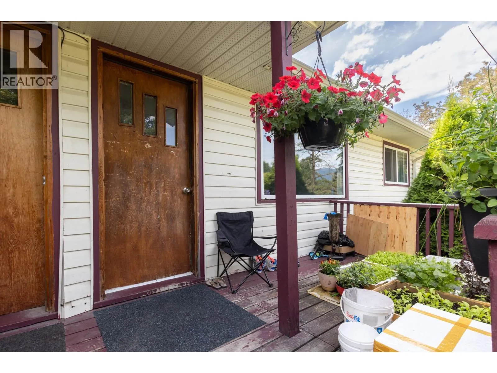1120 Shuswap Street SE