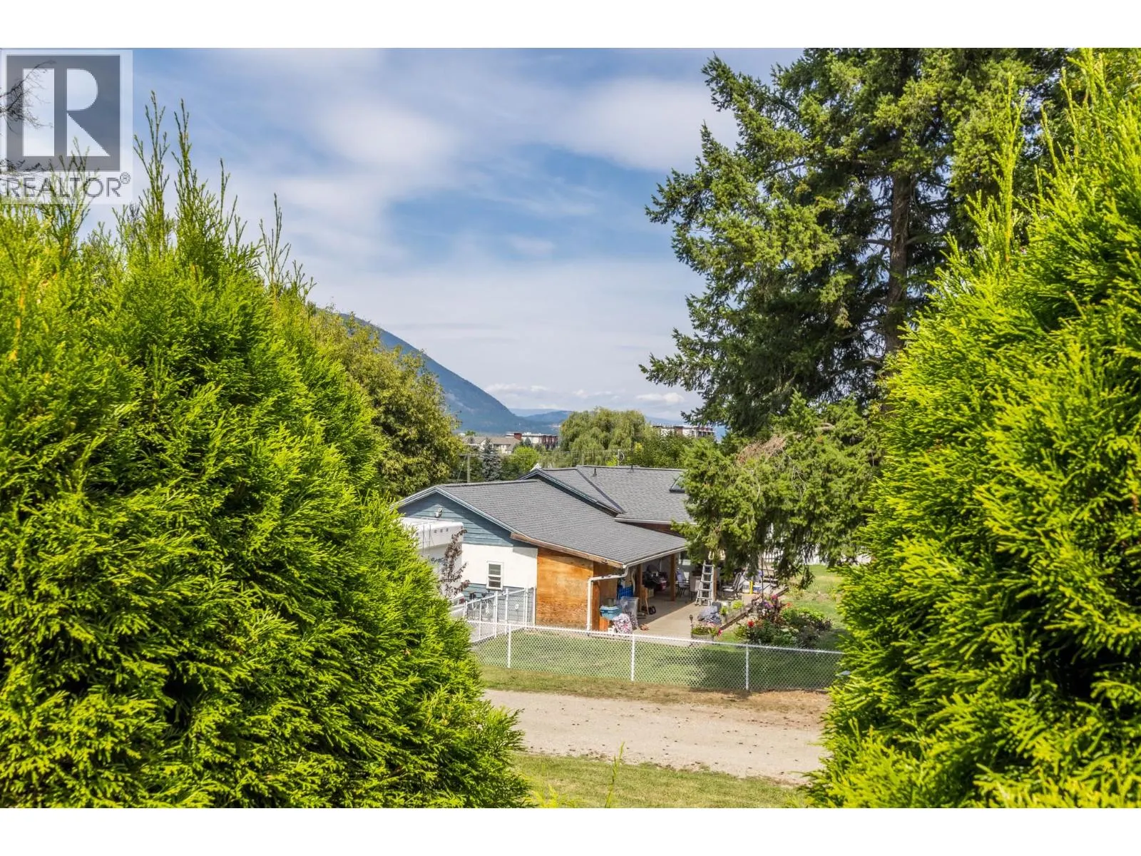 1120 Shuswap Street SE