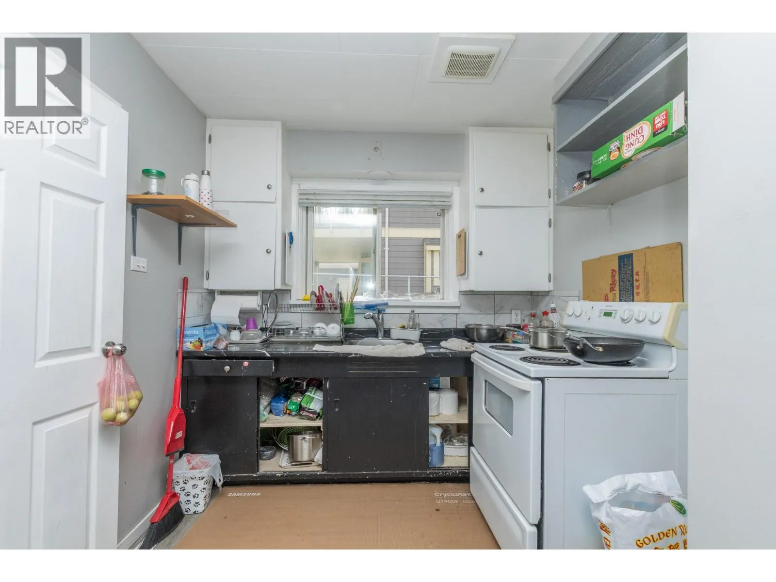 1120 Shuswap Street SE