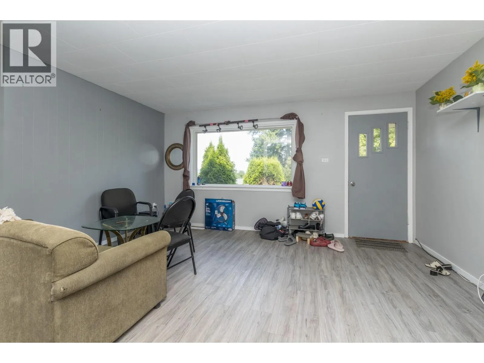 1120 Shuswap Street SE