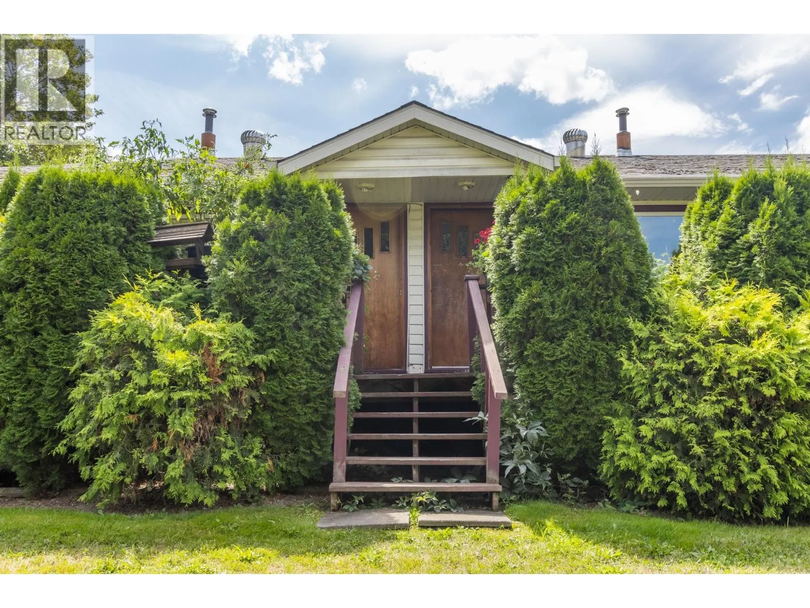 1120 Shuswap Street SE