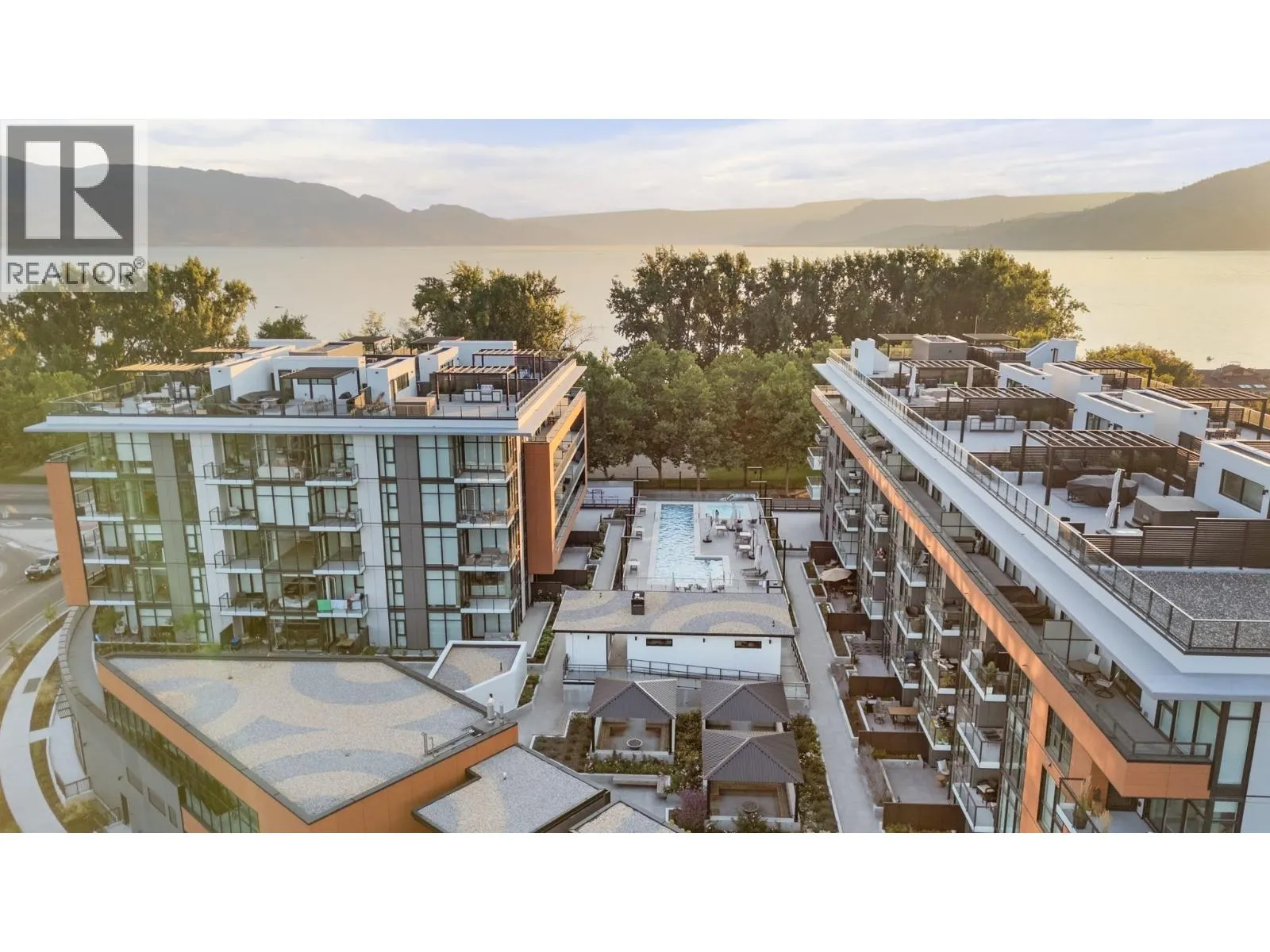 3389 Lakeshore Road Unit# N313