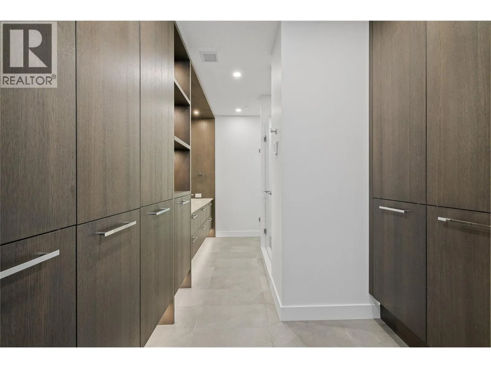 3389 Lakeshore Road Unit# N313