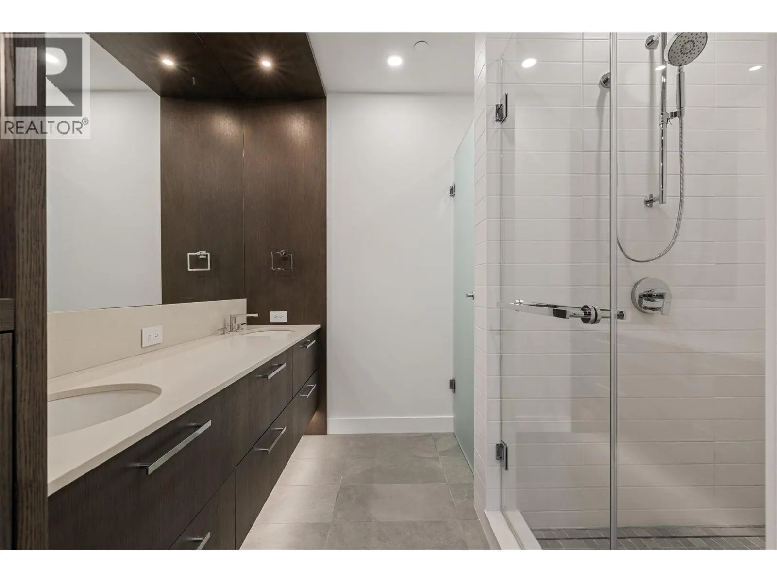 3389 Lakeshore Road Unit# N313