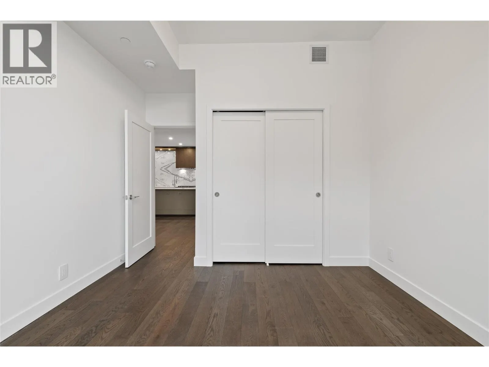 3389 Lakeshore Road Unit# N313