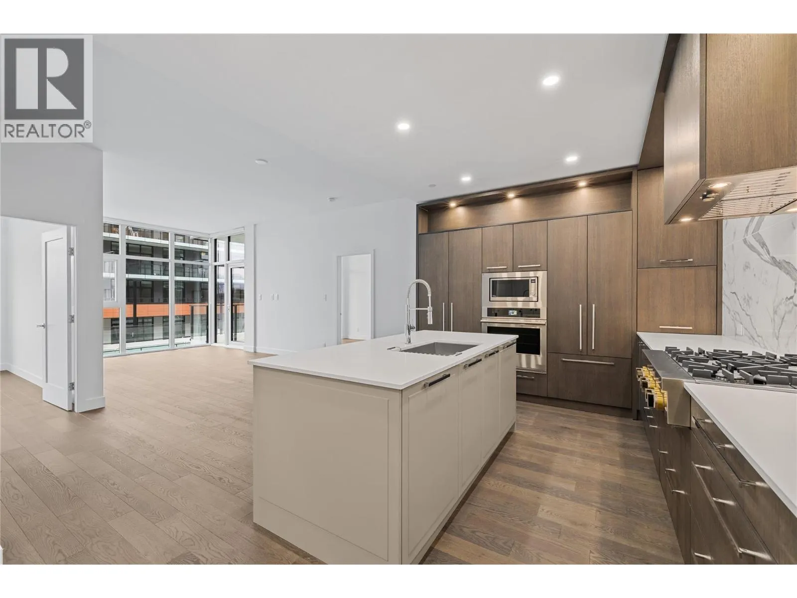 3389 Lakeshore Road Unit# N313