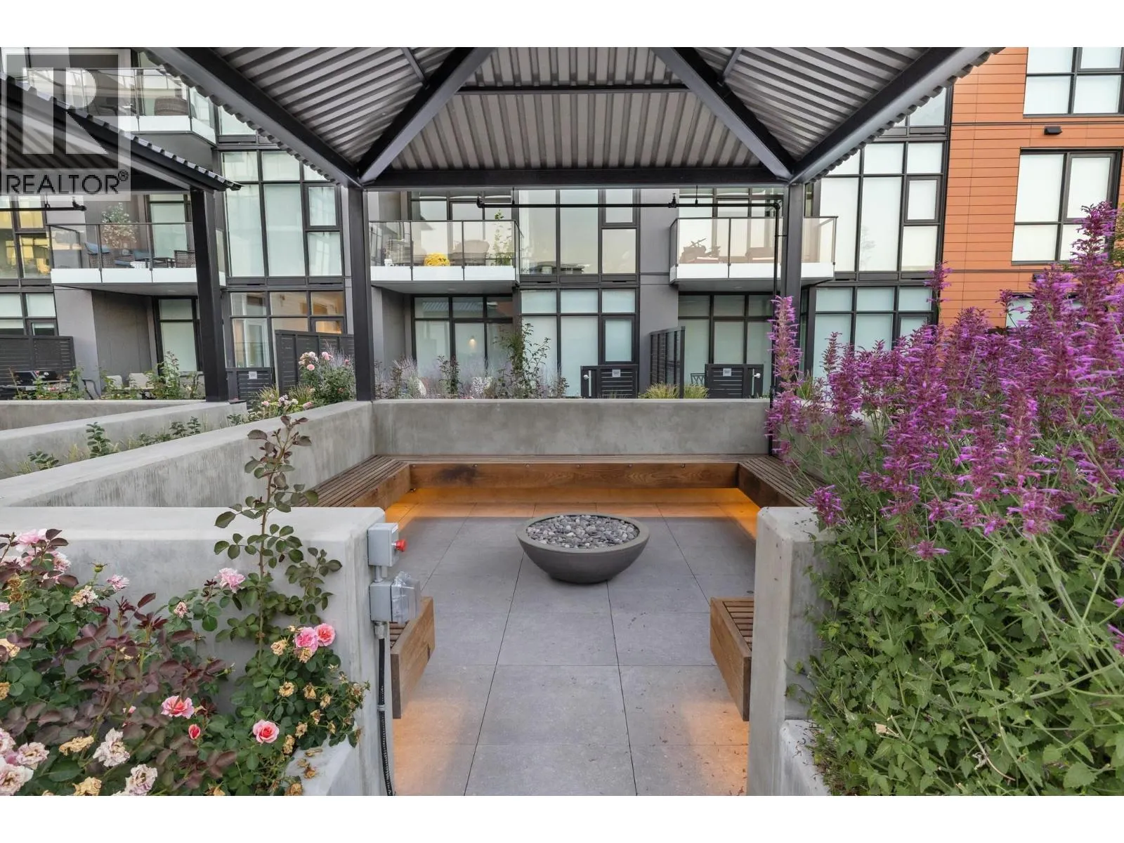 3389 Lakeshore Road Unit# N313
