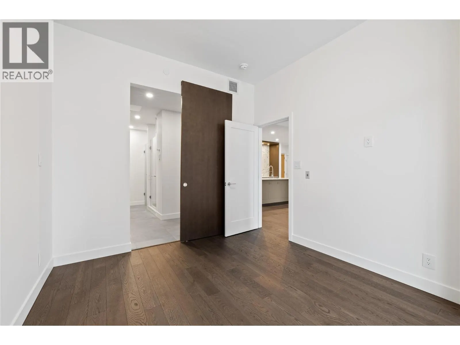 3389 Lakeshore Road Unit# N313