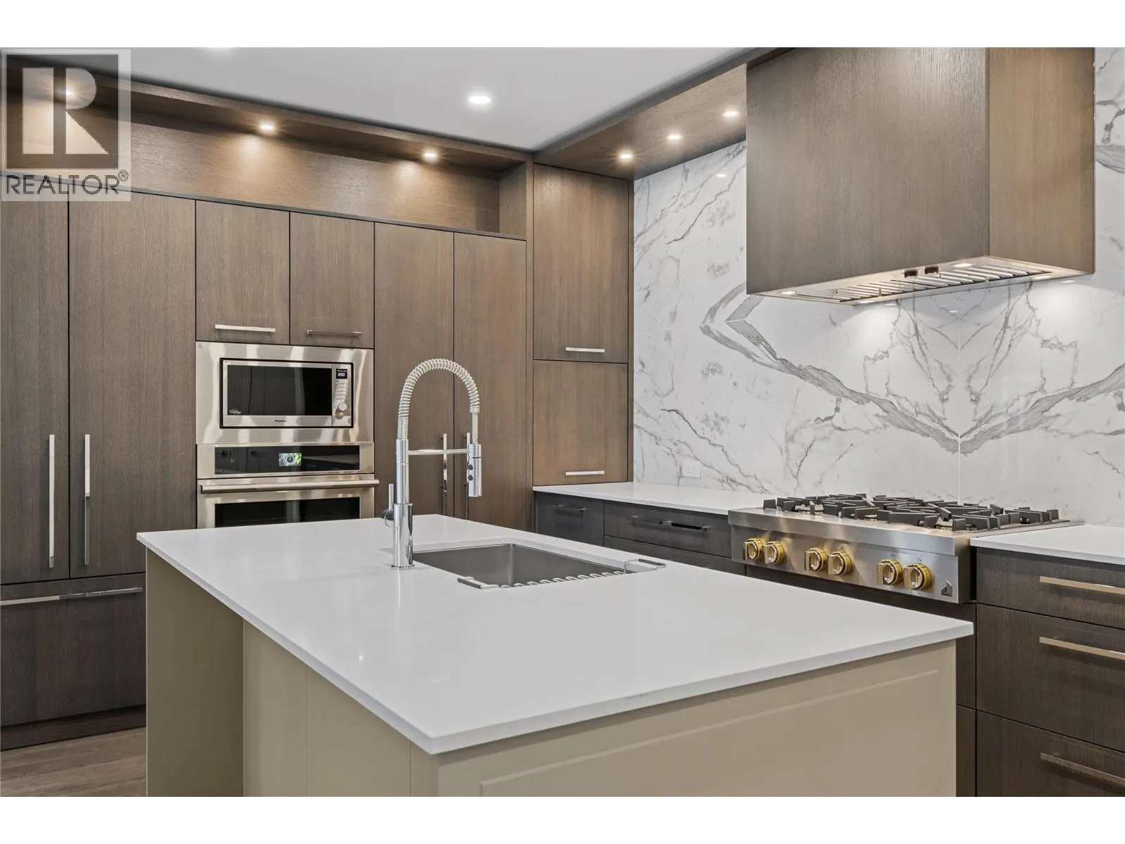 3389 Lakeshore Road Unit# N313
