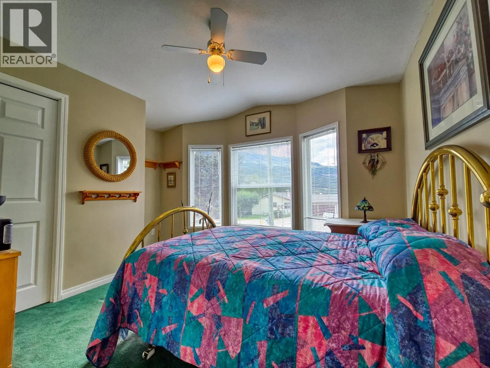 4789 Riverview Drive