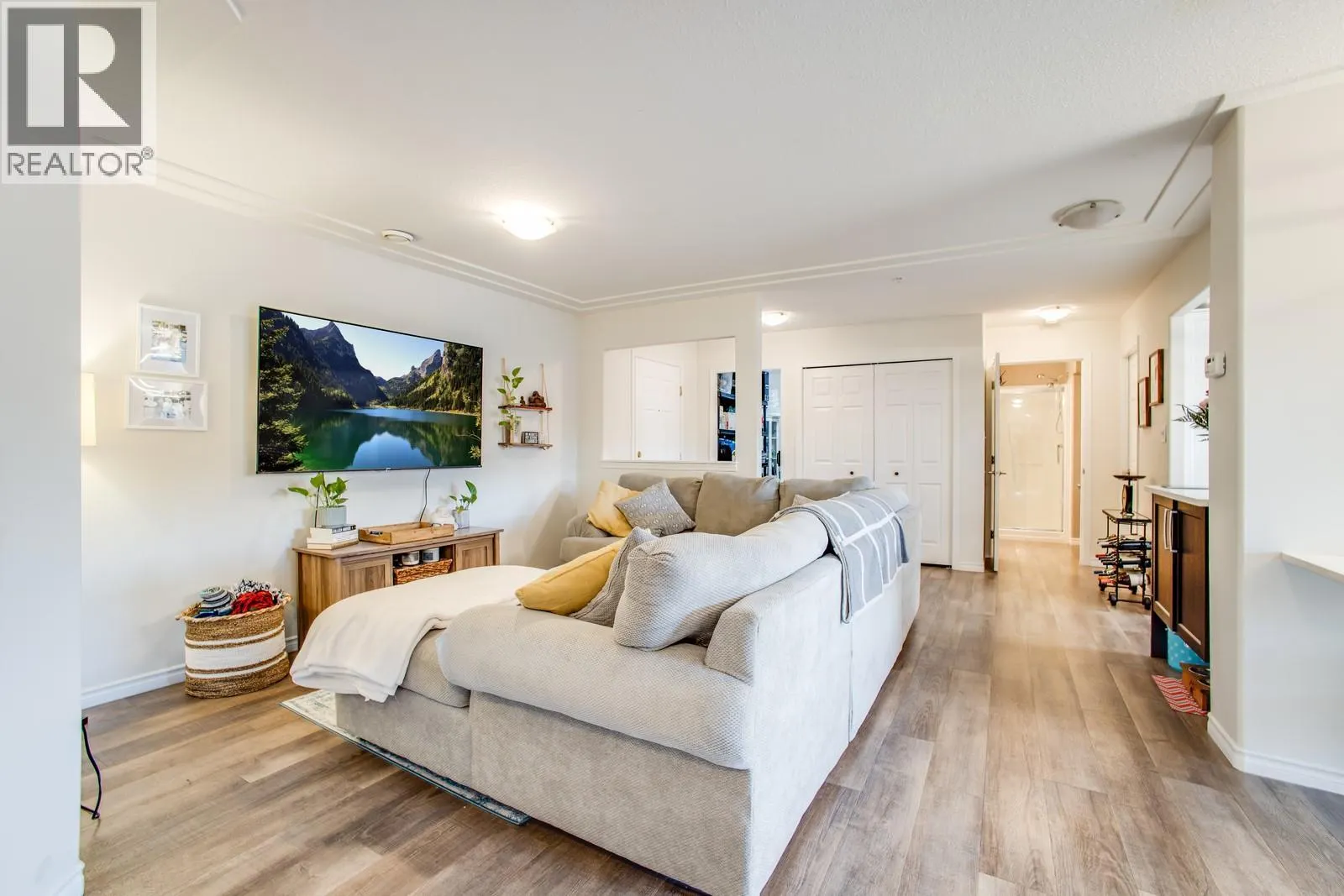 1966 Durnin Road Unit# 104