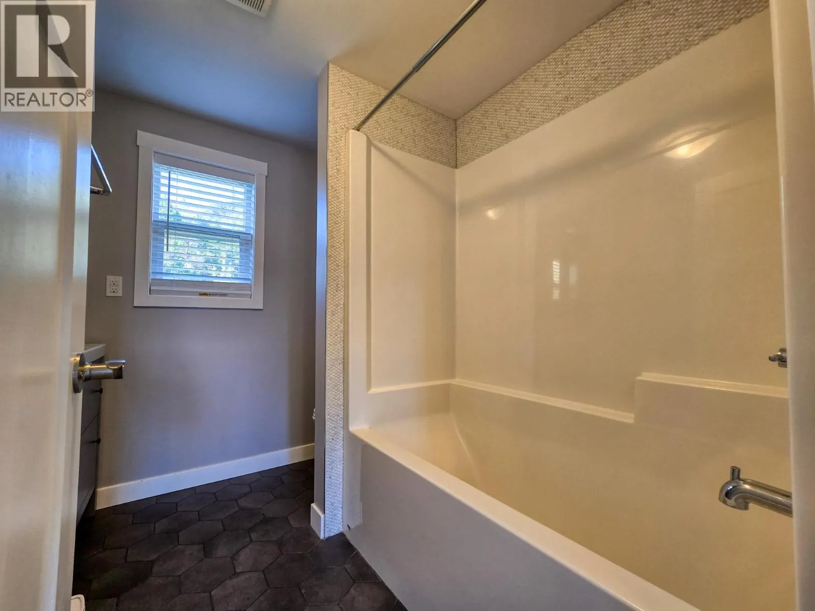 5174 LAMBERT Road Unit# 6A