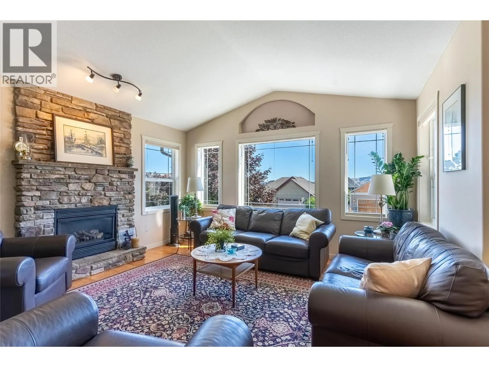 2595 TALBOT Drive