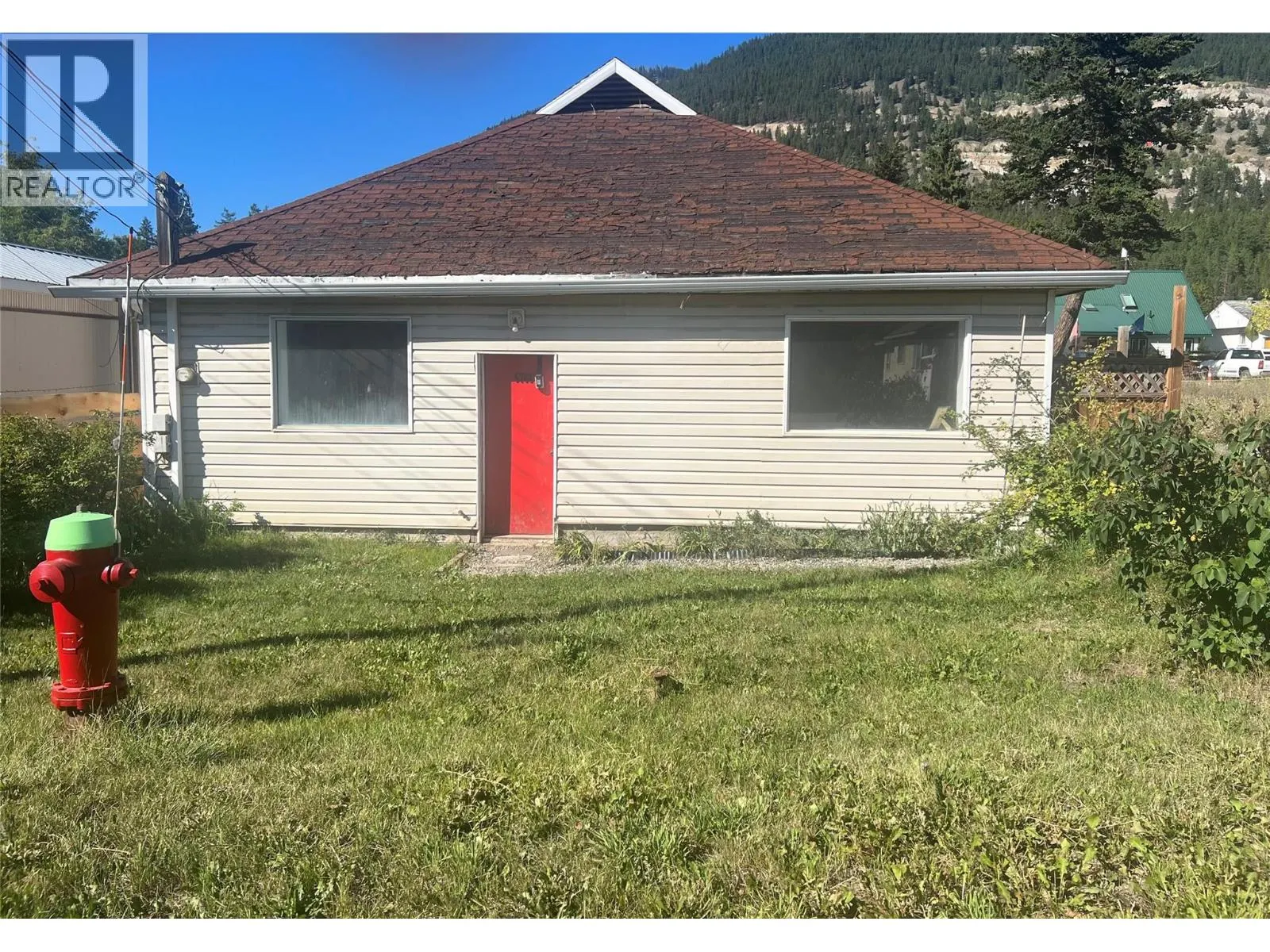 5768 Highway 97 N Highway