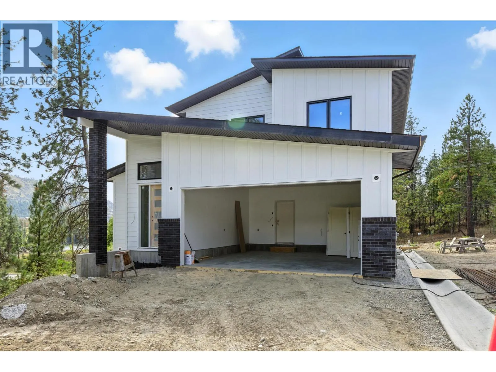 2208 Surrey Road