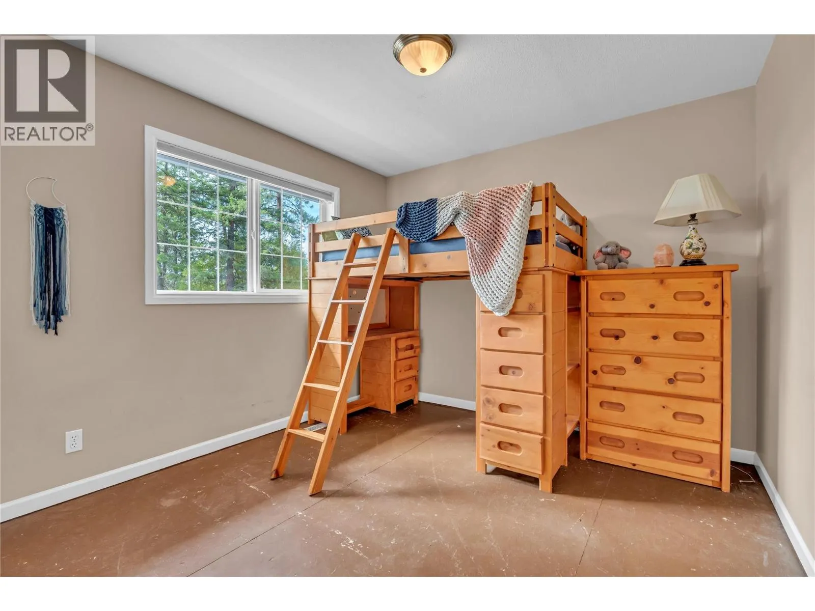 147 Pinetree Way