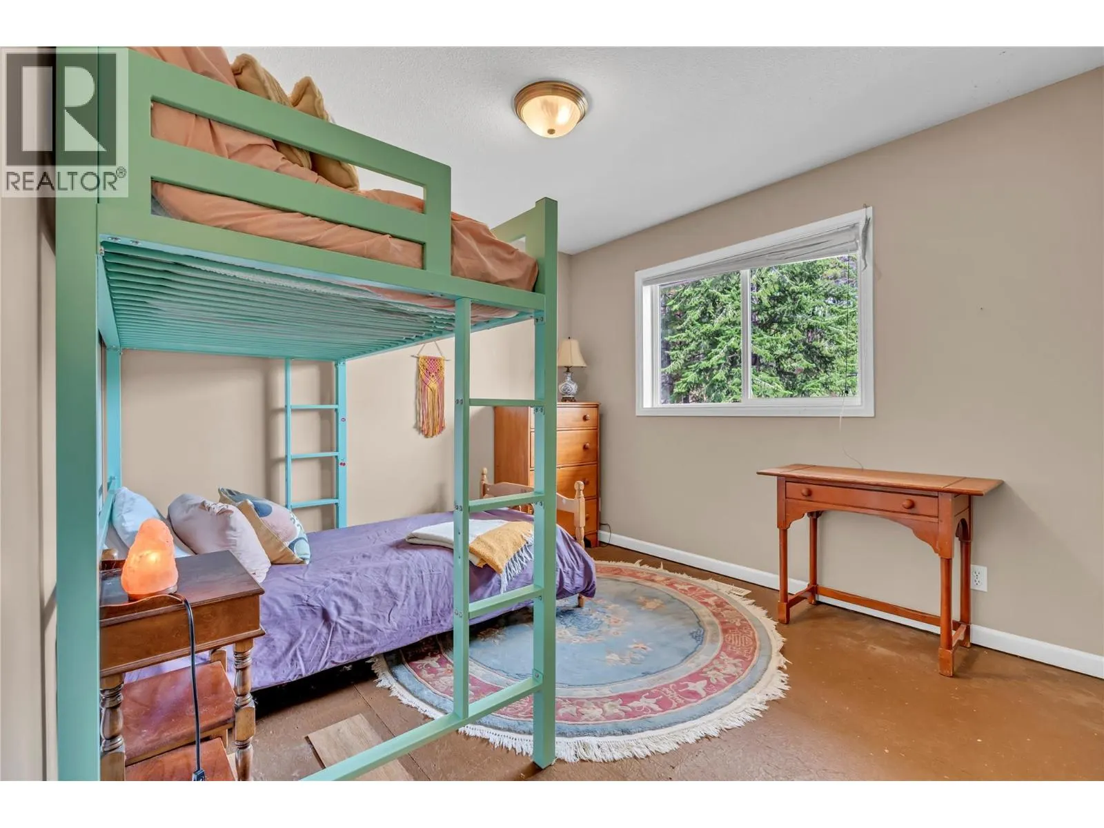 147 Pinetree Way