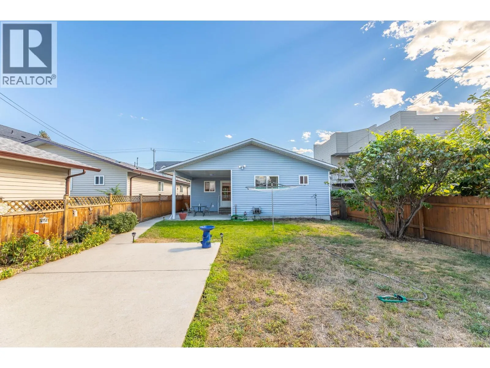 1027 DYNES Avenue