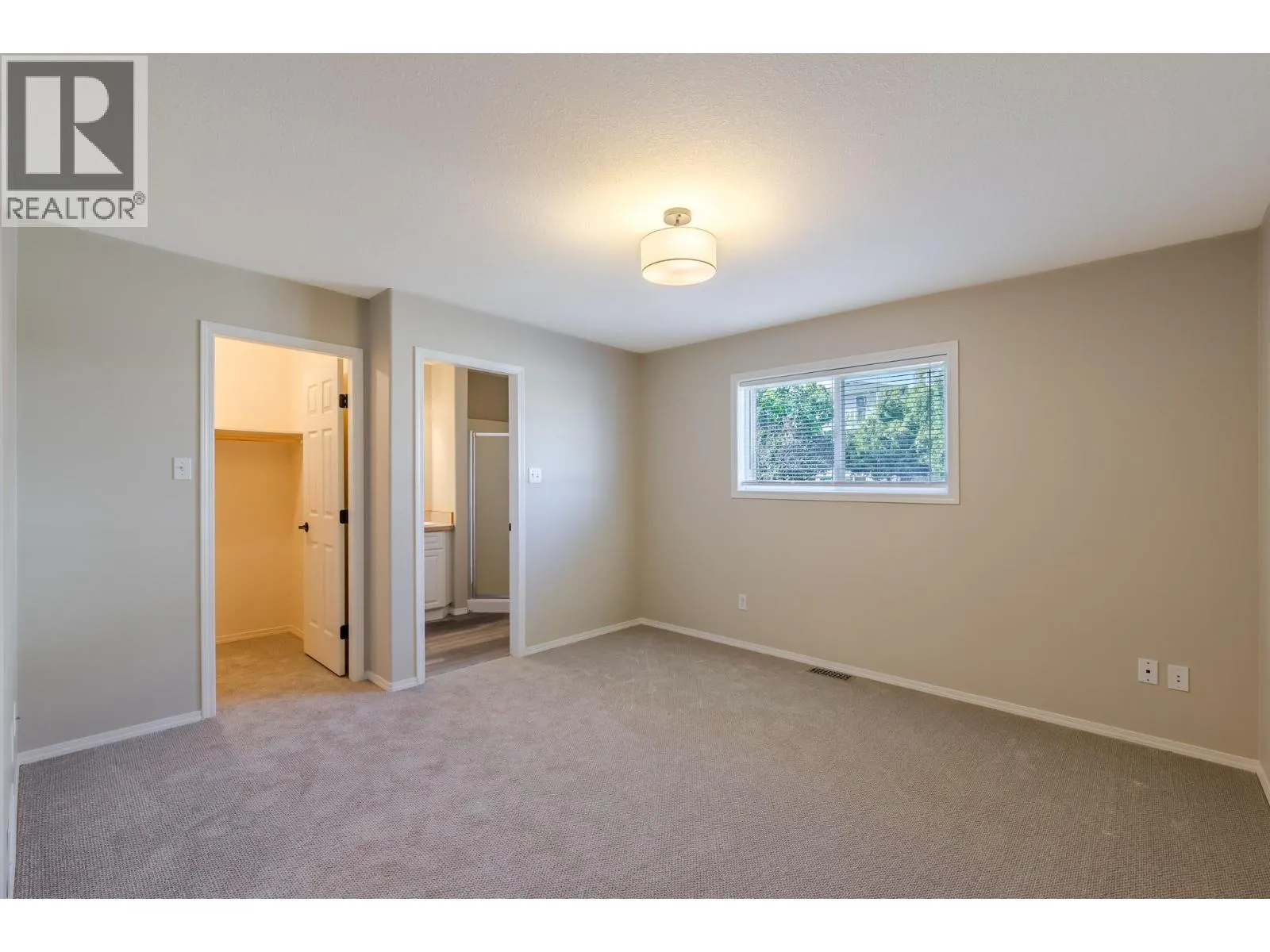 1027 DYNES Avenue