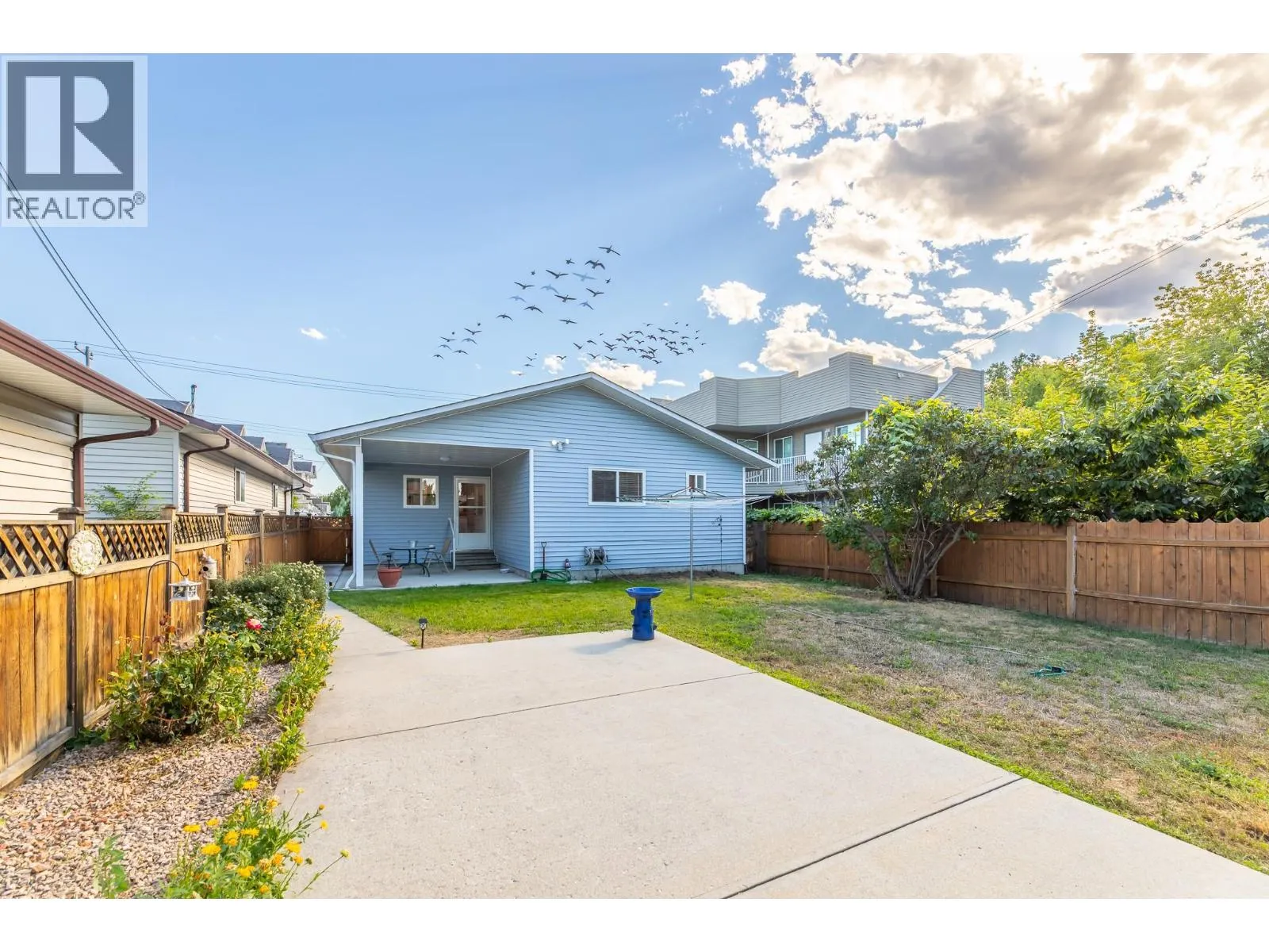 1027 DYNES Avenue