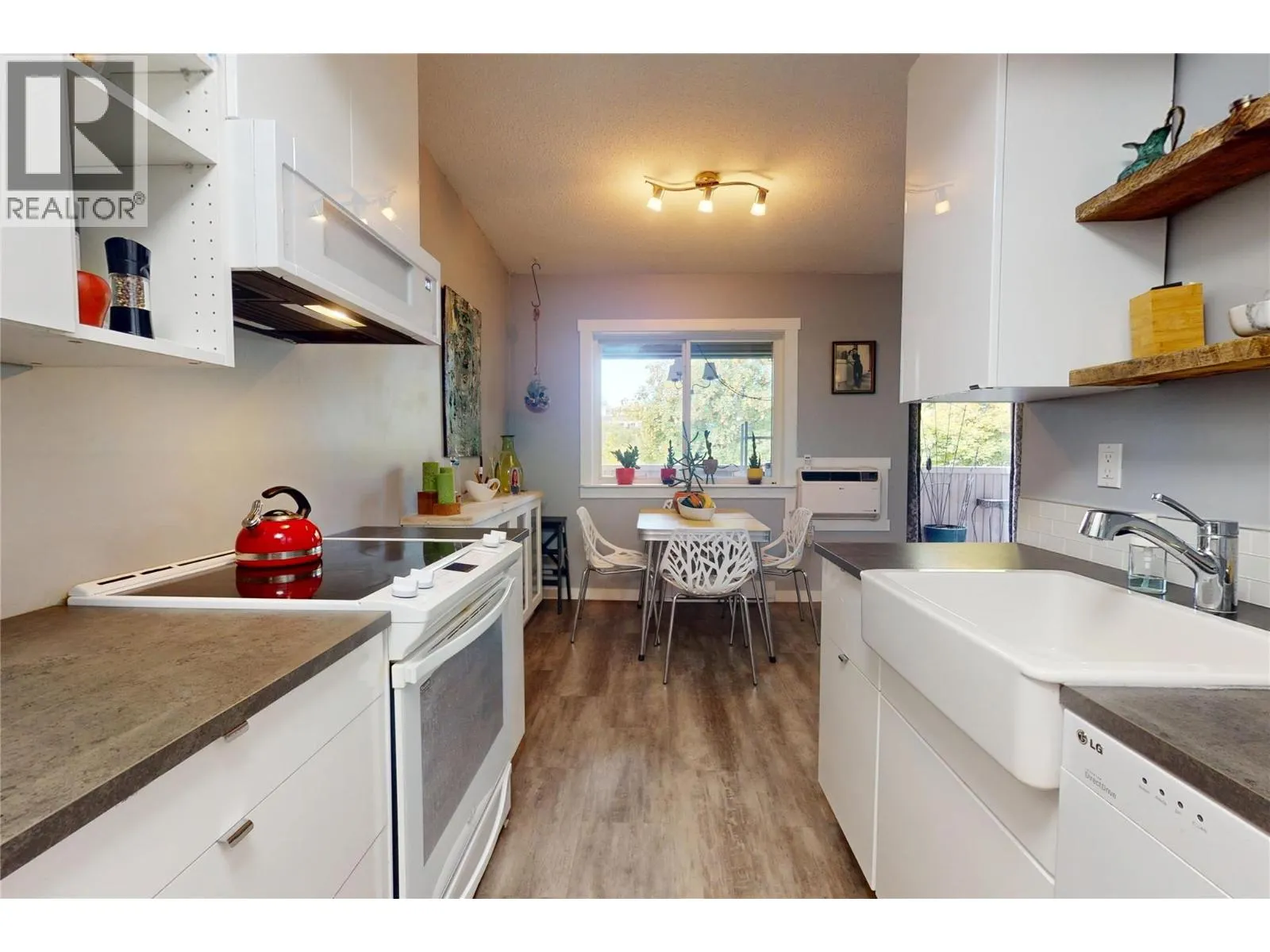 240 McIntosh Road Unit# 211