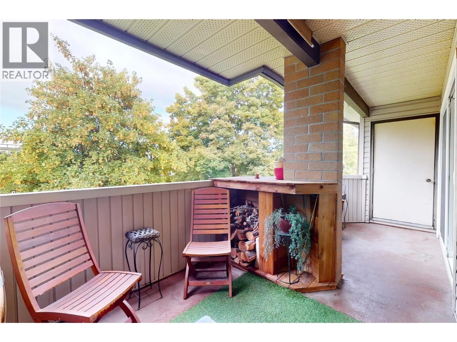 240 McIntosh Road Unit# 211