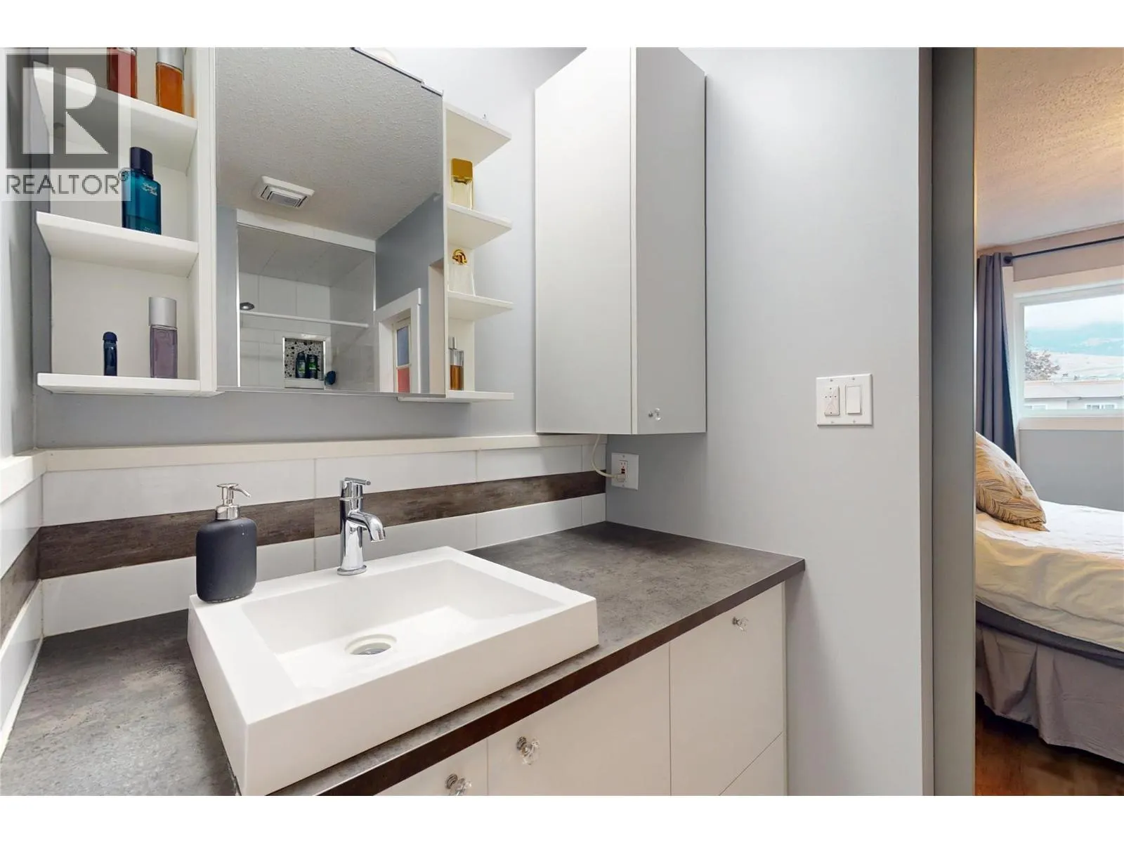 240 McIntosh Road Unit# 211