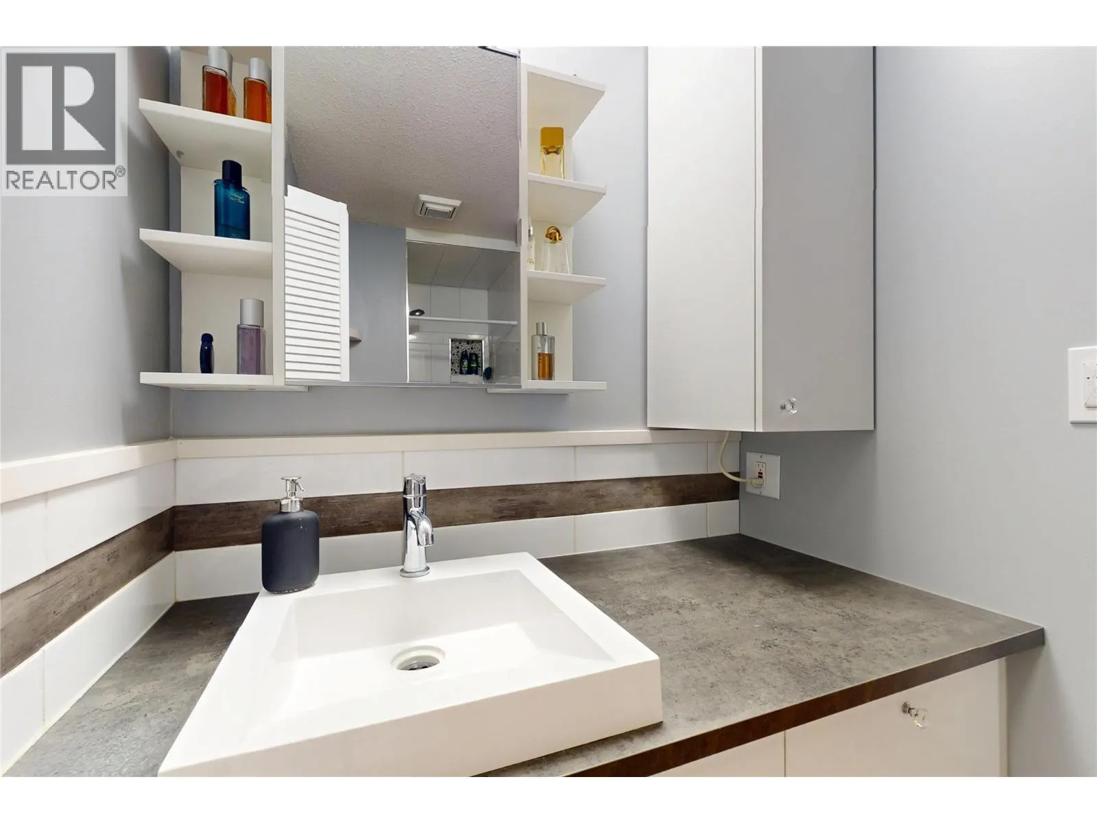 240 McIntosh Road Unit# 211
