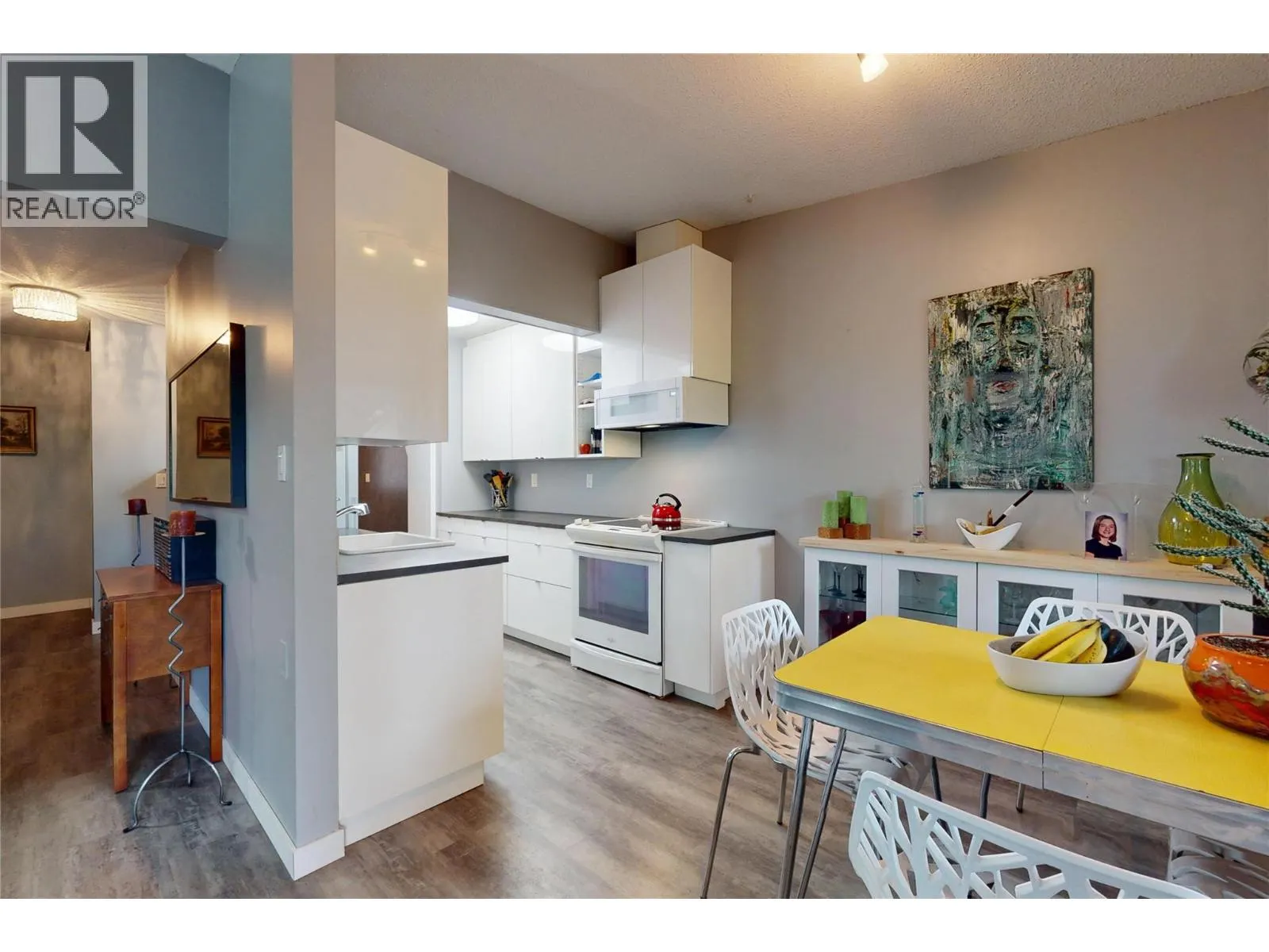 240 McIntosh Road Unit# 211