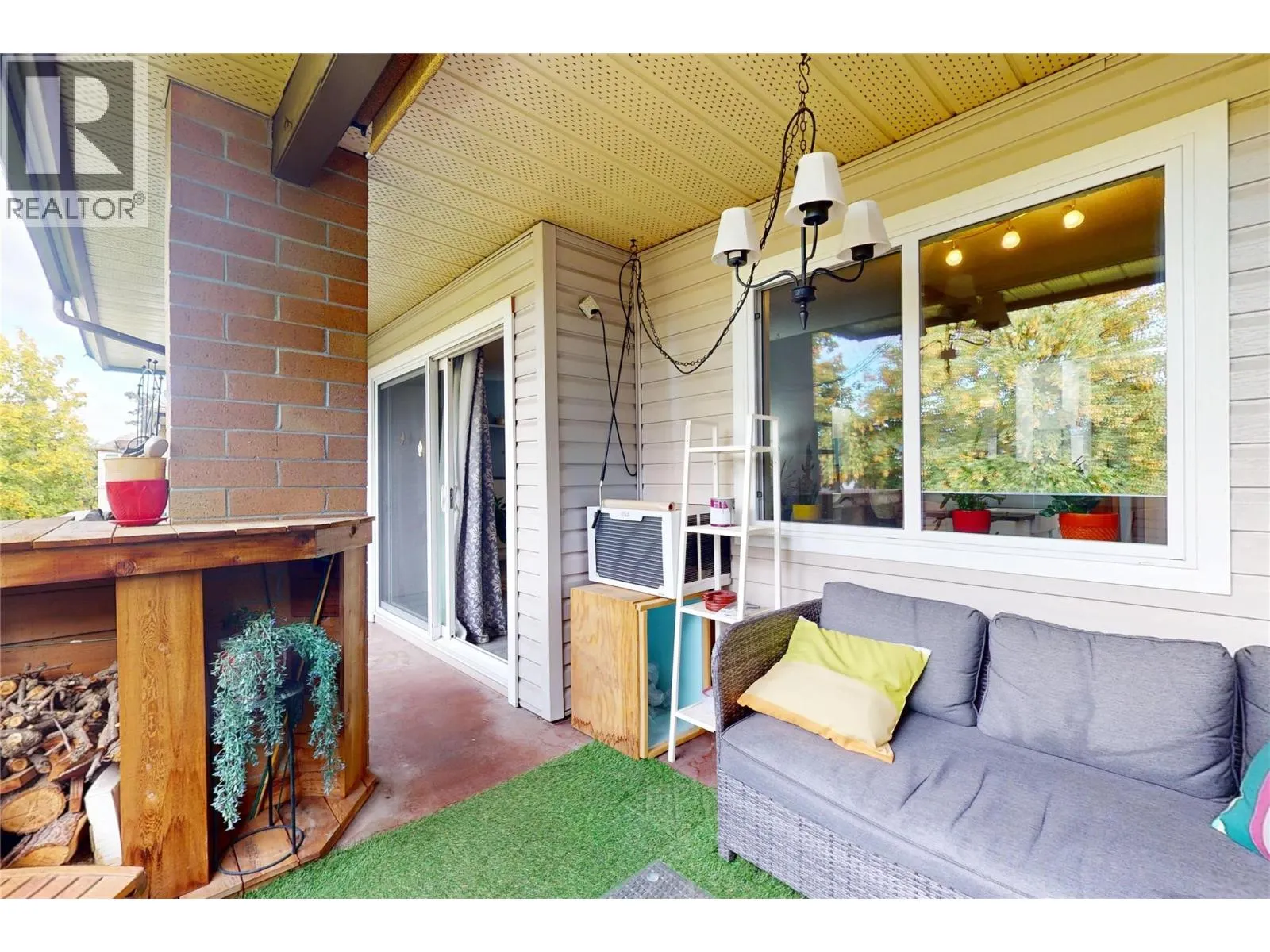 240 McIntosh Road Unit# 211