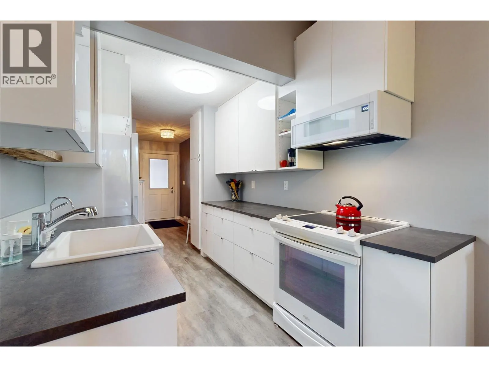 240 McIntosh Road Unit# 211