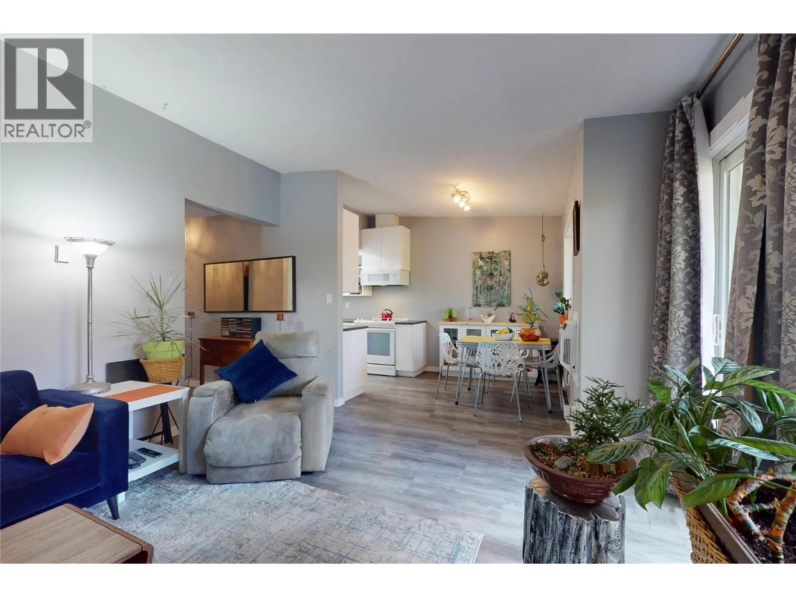 240 McIntosh Road Unit# 211