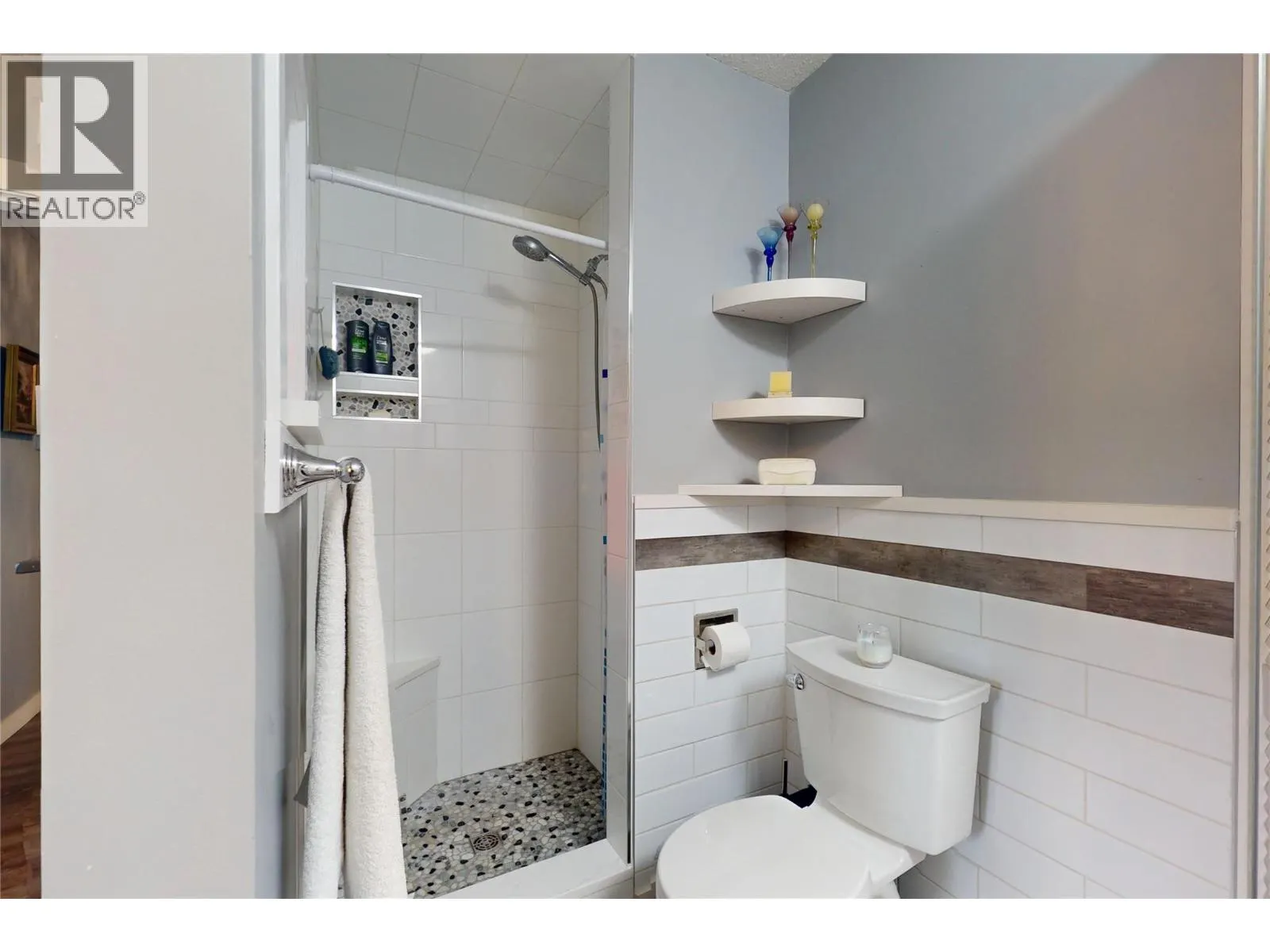 240 McIntosh Road Unit# 211