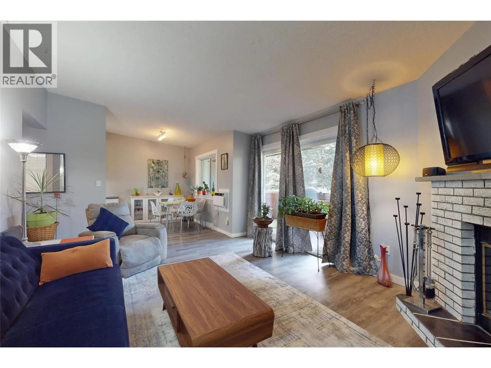 240 McIntosh Road Unit# 211