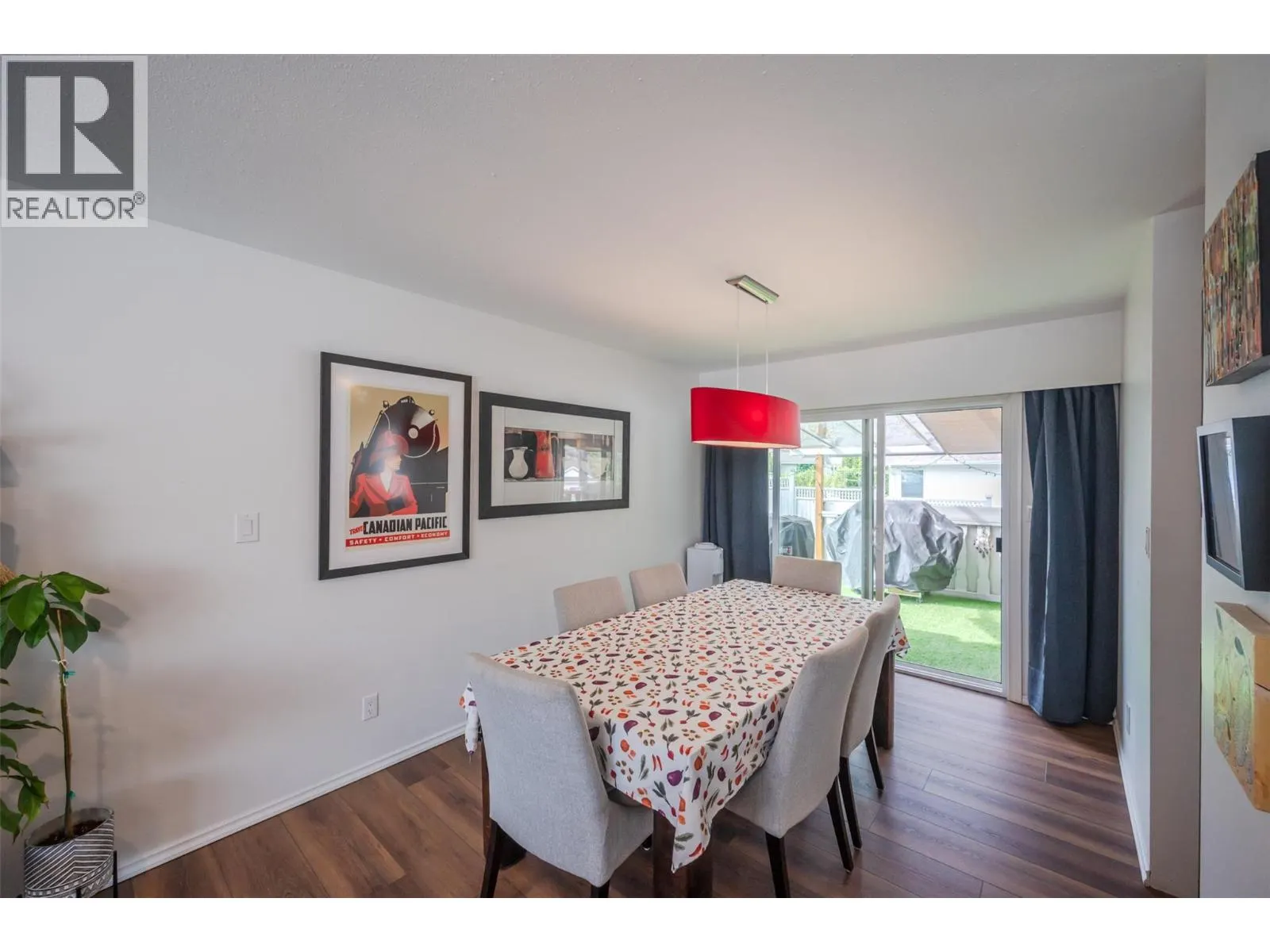 6142 Eveningstar Close