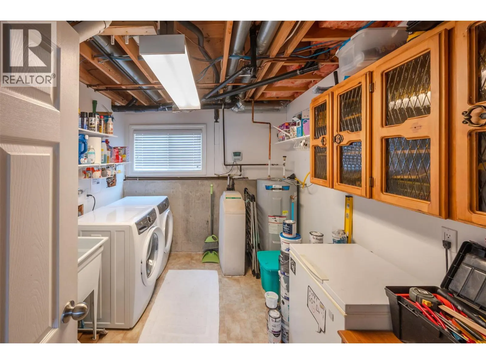 6142 Eveningstar Close