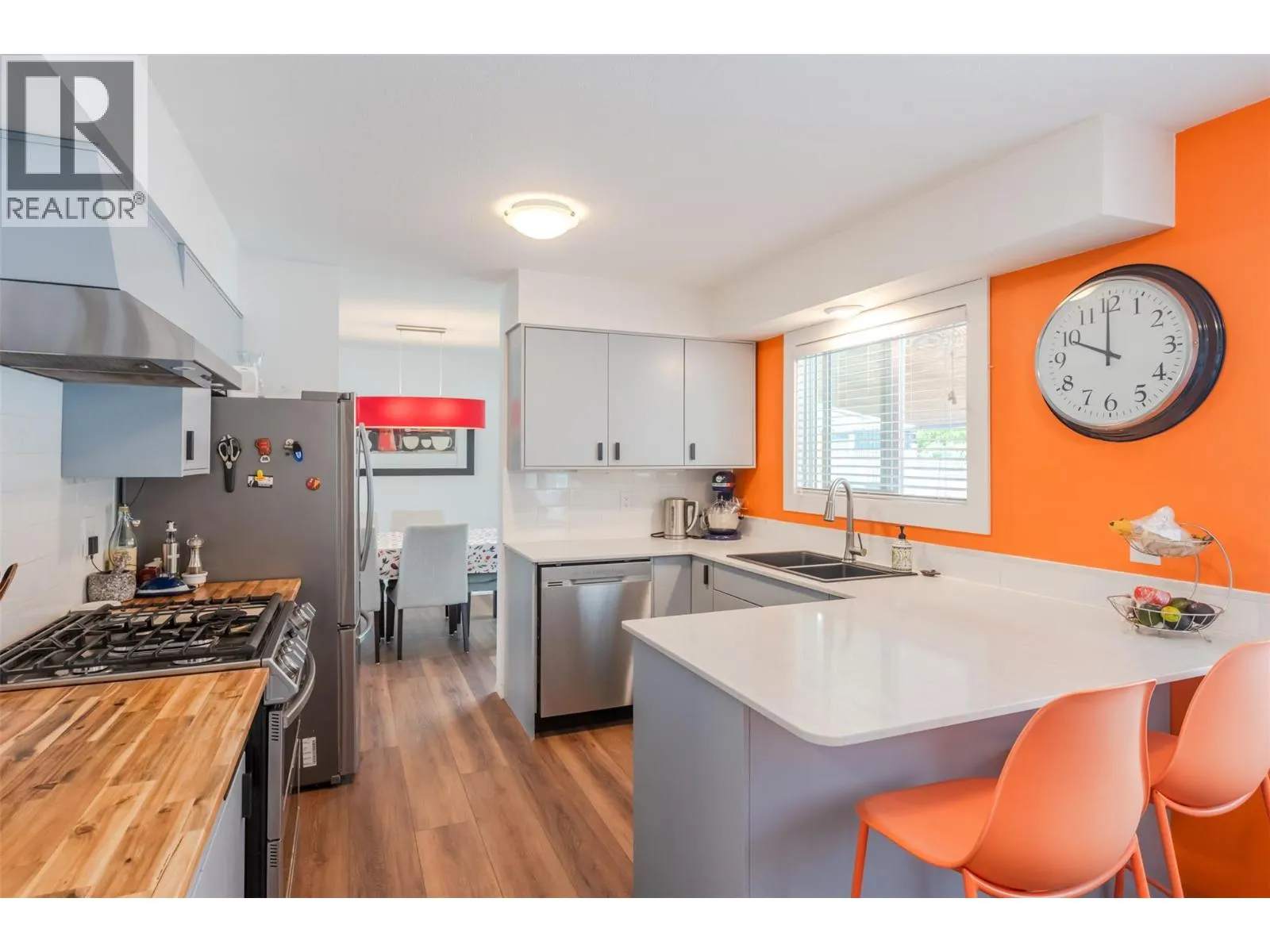 6142 Eveningstar Close