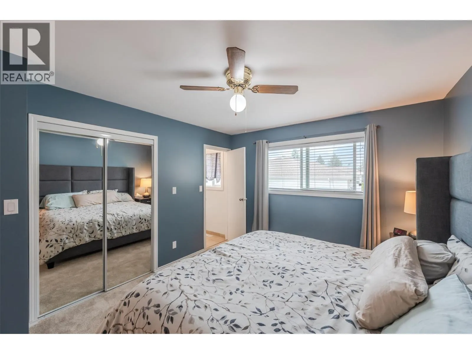 6142 Eveningstar Close