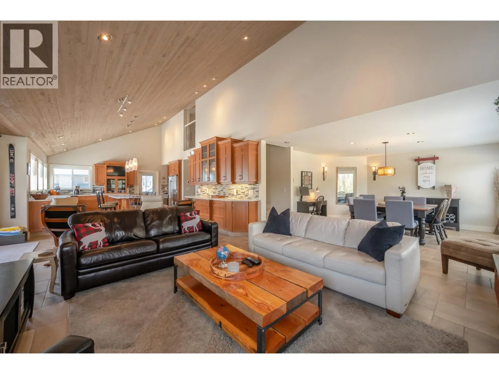 152 CLEARVIEW Crescent