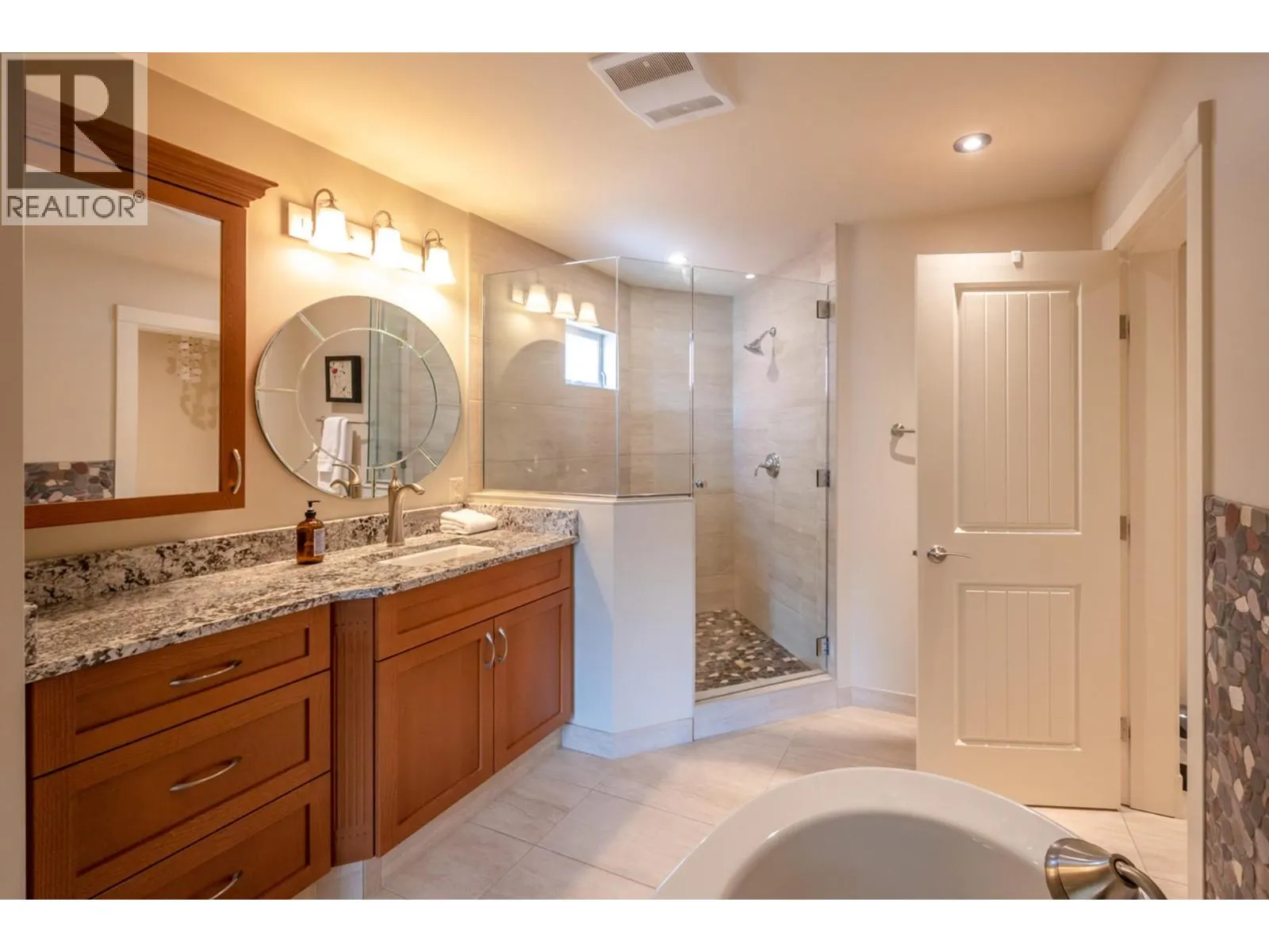 152 CLEARVIEW Crescent