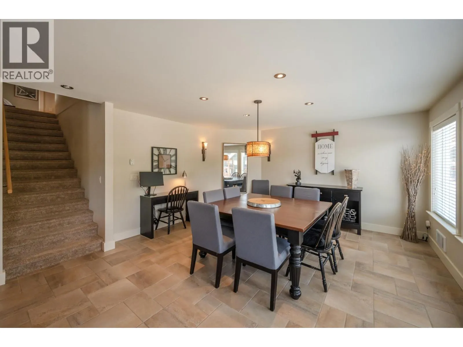 152 CLEARVIEW Crescent