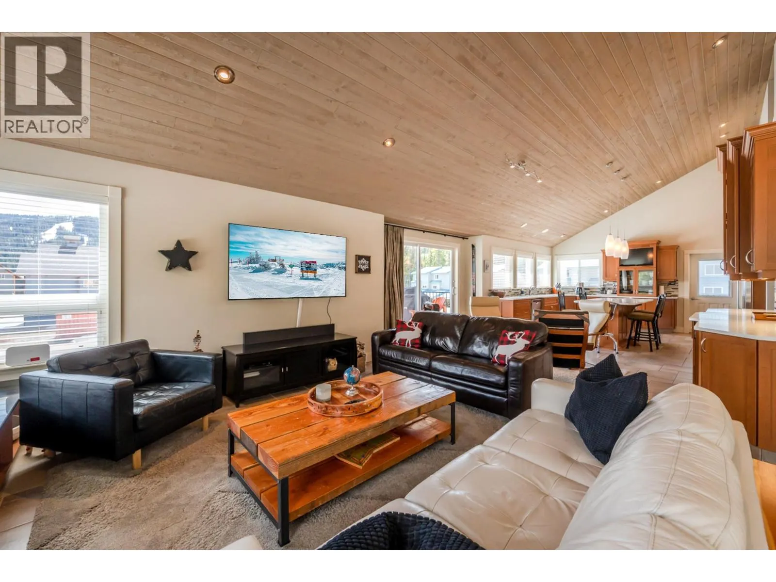 152 CLEARVIEW Crescent